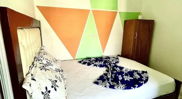 1 Bed Studio Sleeps 2 - Canal View, Wifi, Parking, Rezervovat Hotel Hotely v Douala s parkováním, Parkování