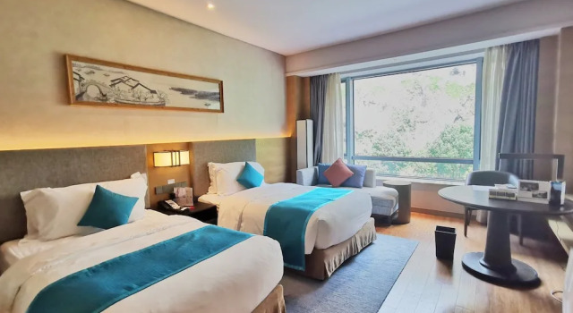 Четырёхместный номер Standard Crowne Plaza Hangzhou Thousand Island Lake by IHG
