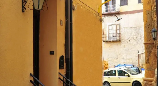 B&B Antico Vicolo, Book Bed and Breakfast Hotels in Sicily with Parking, Parking