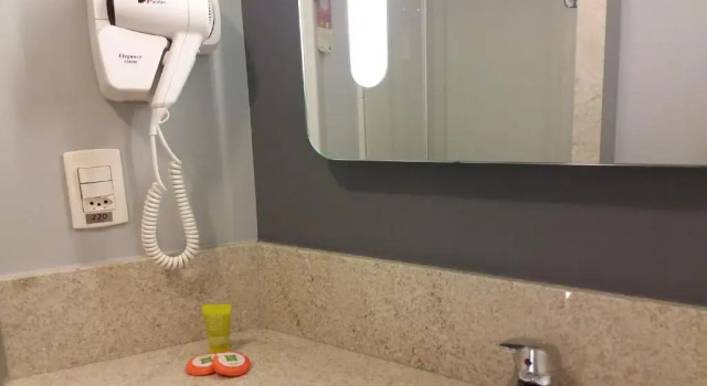 Четырёхместный полулюкс Ibis Styles Porto Alegre Centro - proximo rodoviaria, Araujo Vianna e hospitais