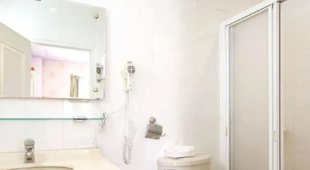 Четырёхместный номер Standard с балконом и с видом на горы Chingjing New Paradise B&B