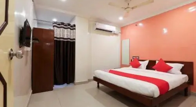 Vishnu Priya Residency By OYO Rooms