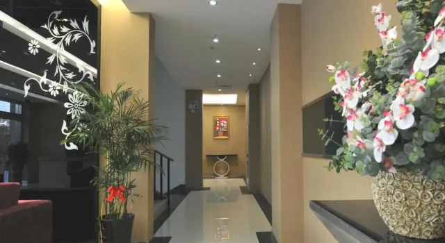 Dongfang Huating Business Hotel, Prenota Hotel Hotel a Jiangsu con parcheggio, Parcheggio