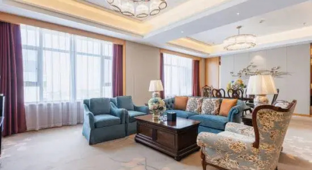 Люкс Deluxe Yining Beauty Hotel (Liuxing Street Scenic Area Airport Store)