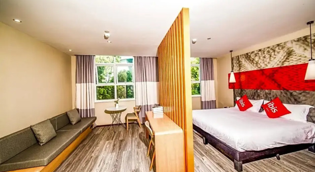 Номер Business ibis Chengdu American Center Hotel