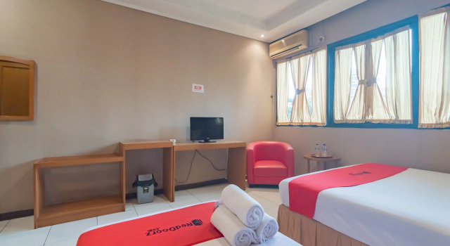 Camera familiare Standard RedDoorz Plus @ Sukamulya Pasteur 2