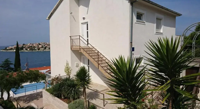 Апартаменты с видом на море Charming modern house with the new swimming pool - apartment Maya 2