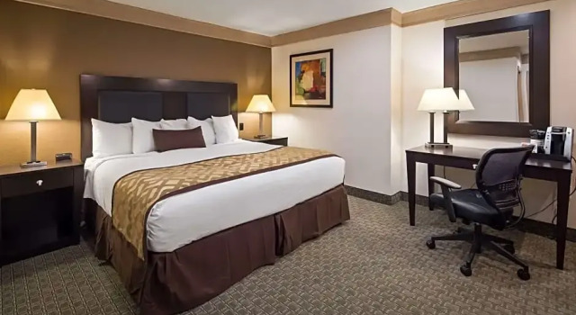 Семейный люкс с 2 комнатами Best Western Plus Concordville Hotel