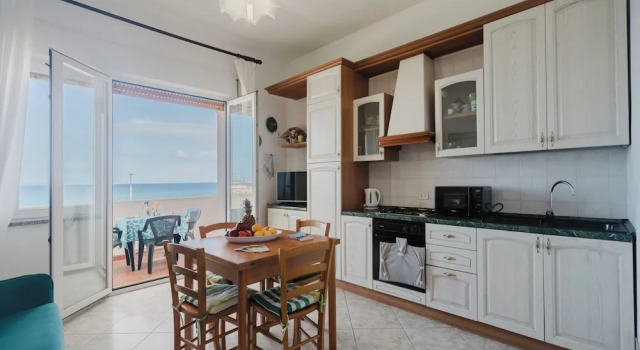 Апартаменты c 1 комнатой с балконом и с видом на океан Breathtaking Seaview Flat in Sardinia