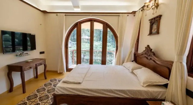 Номер Deluxe с балконом и с видом на сад Ishaan Holiday Home