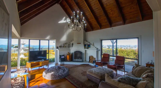 Orewa Cliff Top Holiday Home