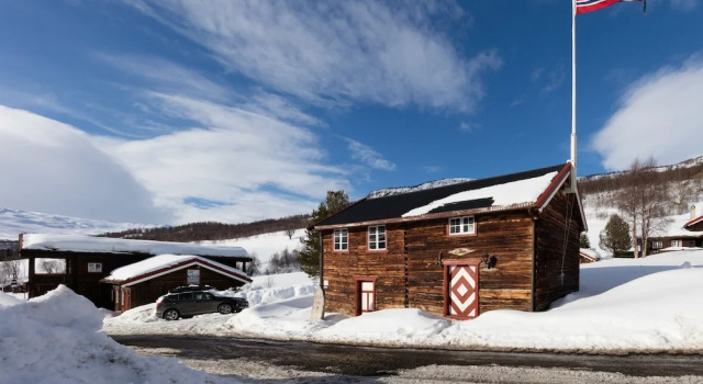 Bortistu Gjestegard, Reservar Hotel Storli 