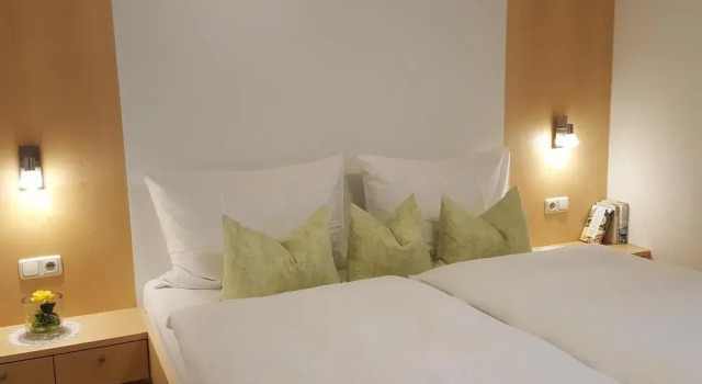 Appartements Gästehaus Monika, Rezerwuj Apartament Hotele w Bregenzerwald z parkingiem, Parking