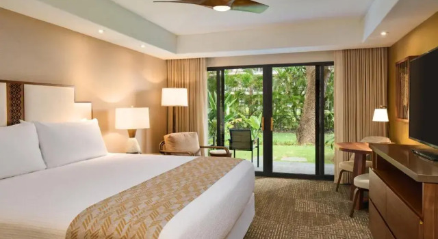 Двухместный номер Premium с видом на сад OUTRIGGER Kāʻanapali Beach Resort
