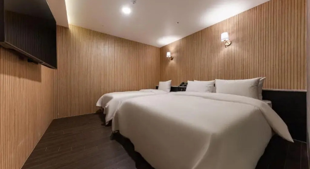 Люкс Brown Dot Hotel Seosan