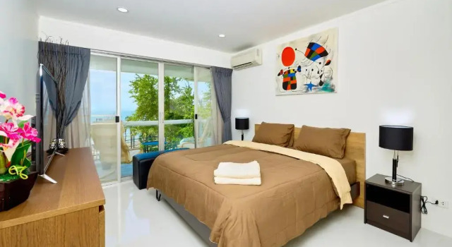 LUXURIOUS APARTMENT at VILLA NAVIN, 30's JOMTIEN BEACH, Забронировать Апартаменты/квартира Джомтьен-Бич Паттайя