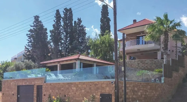 Nice Home in Petalou, Korinthias With Wifi and 4 Bedrooms, Rezervovat Hotel Xylokastro-Evrostina Corinthia Regional Unit