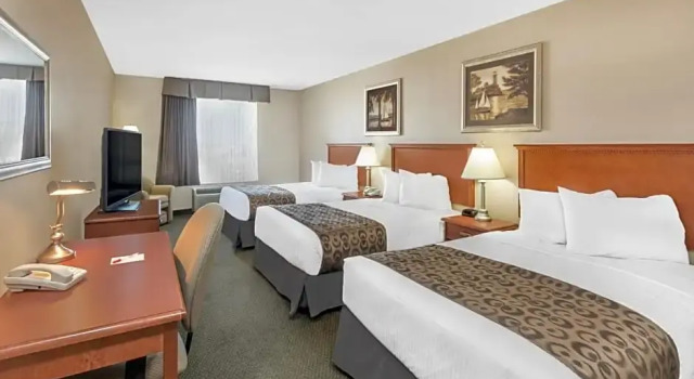 Номер Superior Ramada by Wyndham Clairmont/Grande Prairie