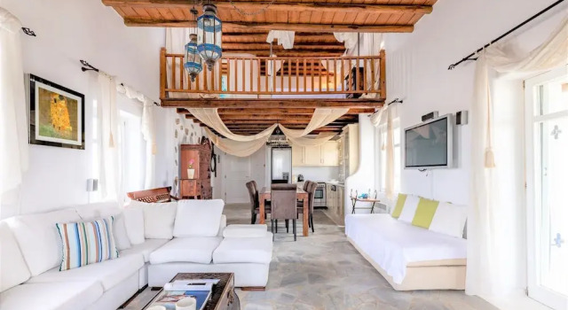 Carmelita Villa with Pool by Stylish Stays
