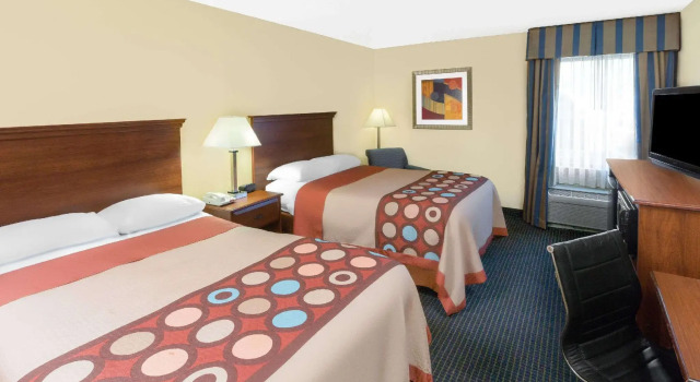 Четырёхместный номер Standard Super 8 by Wyndham Hattiesburg South
