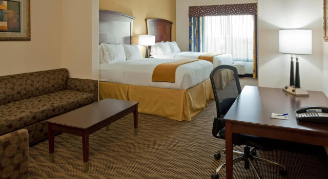 Четырёхместный люкс Holiday Inn Express & Suites Austin South-Buda by IHG