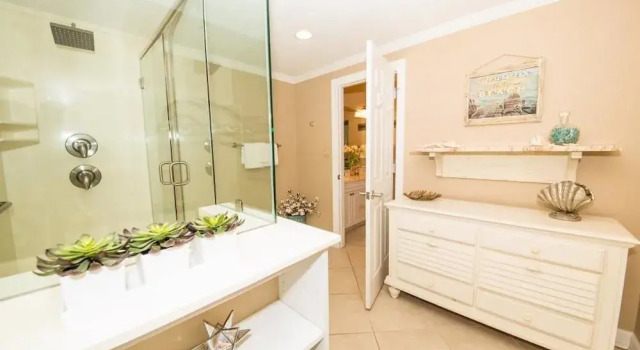 Admiral's Quarters 702 - 3 Br condo by RedAwning, Boek Appartement Orange Beach 