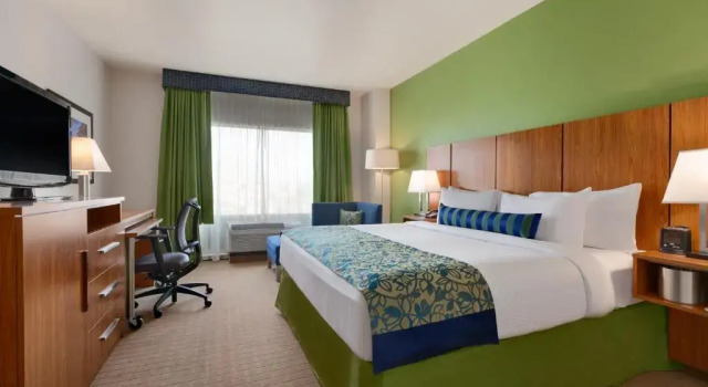 Двухместный номер Deluxe с балконом Sol Cypress, San Antonio, a Tribute Portfolio Hotel