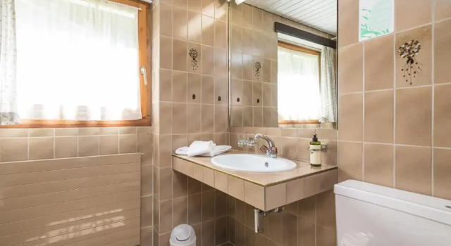 Трёхместный номер Standard с балконом BaseCamp Hotel