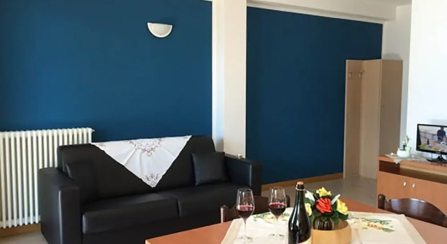 Family Apartment Overlooking Lake Como, Book Apartment Hotels in Como with a Pool, Swimming Pool