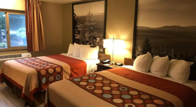 Standard Vierer Zimmer Super 8 by Wyndham Redding