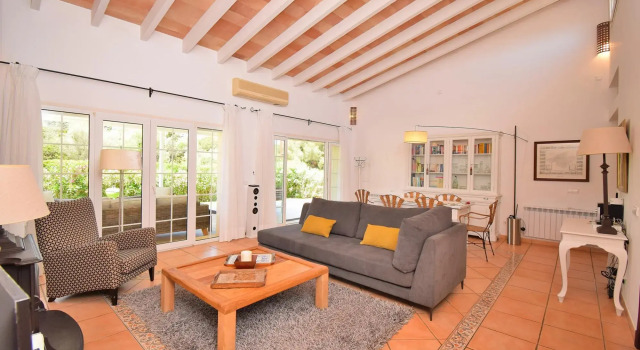 Villa Can Lluis, Book Villa Hotels in Cala Murada with a Pool, Swimming Pool