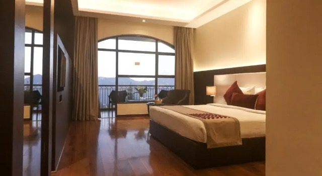 Люкс Marigold Sarovar Portico Shimla with Heated pool and AC Rooms-A Resort cottage and SPA