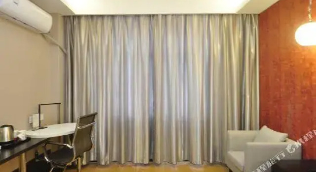 Yunshang Siji Chain Hotel Jinghong Manting Park