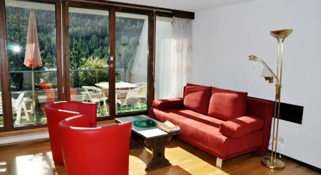 Tulai G98, Book Hotel Scuol Grisons