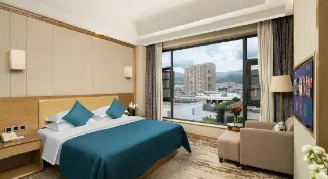 Люкс Executive Fuying Hotel (Baoshan Station Wuzhou International Plaza)