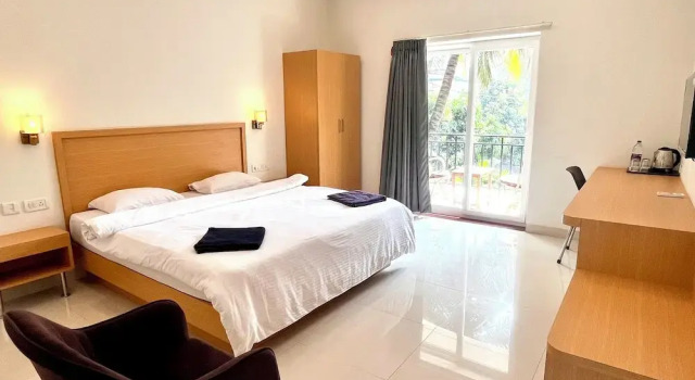 Superior huone Morjim Sunset Hotel - 300 Meter to Morjim Beach with Pool & Kitchen Apartments