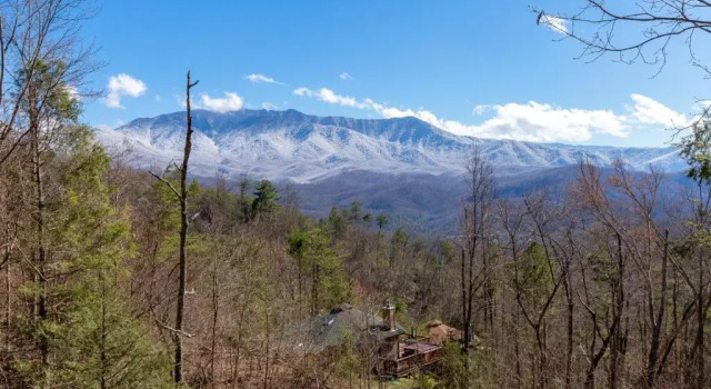 Коттедж с 3 комнатами Smoky Mountain Dreams, 3 Bedrooms, Pool Access, Hot Tub, WiFi, Sleeps 7