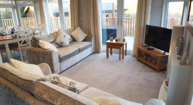 Devon Hills Holiday Park luxury timber lodge pet friendly with hot tub 2 to 6 guests
