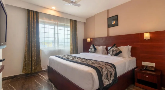 Полулюкс Zip By Spree Hotels Mangala Towers Thrissur
