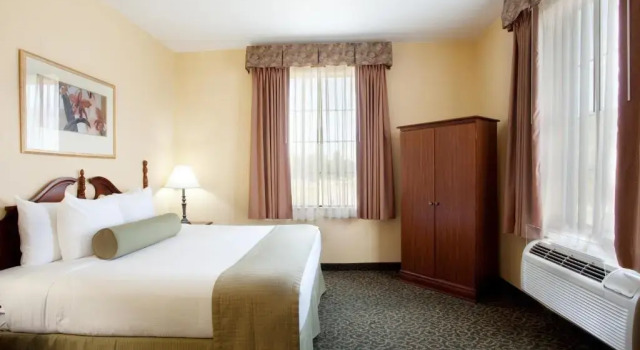 Двухместный семейный люкс Best Western Plus Executive Hotel & Suites