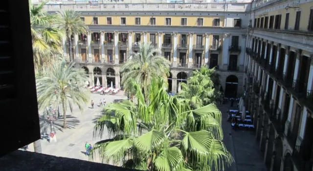 Кровать в общем номере Kabul Party Hostel Barcelona