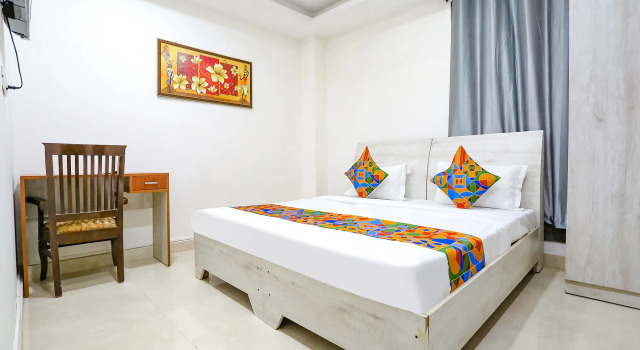 Номер Deluxe FabHotel Premium Rooms
