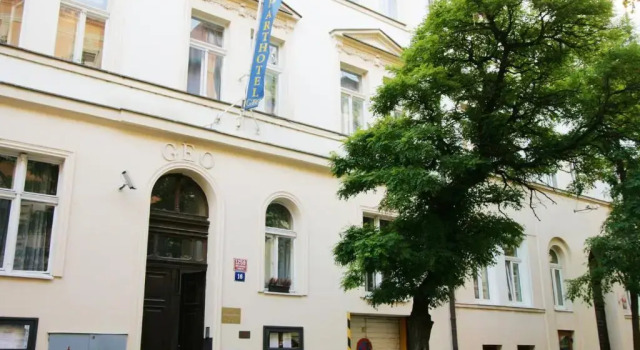 Hotel GEO, Rezerwuj Hotel Hotele w Praga z parkingiem, w pobliżu Flora Subway Station, Parking