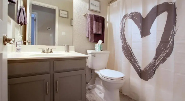 DENNIS - Centrally Located 3BR with game room, Забронировать Отель Пруд в Темпе 
