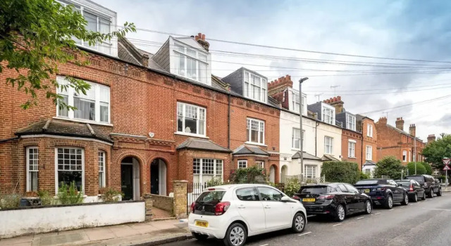 Exceptional 4-bed house right by Battersea Park
