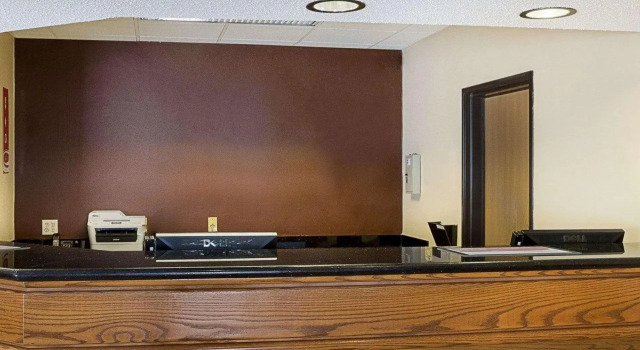 Econo Lodge Fargo - West Acres, Забронировать Отель Отели Фарго с парковкой, Парковка