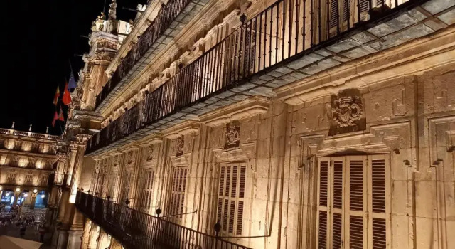 Calle Toro 2, 1º con balcones a la misma Plaza Mayor!!