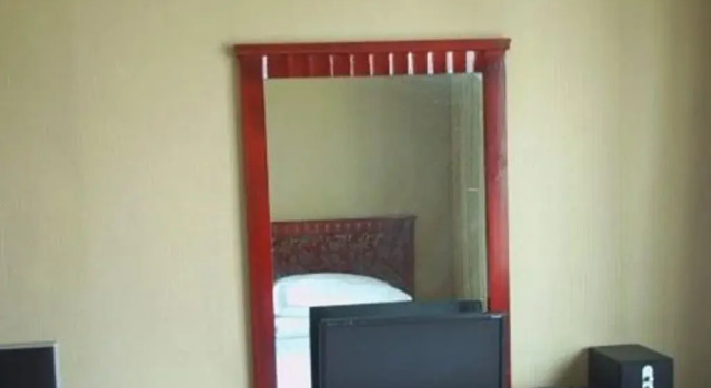 Chunse Nianhua Hotel