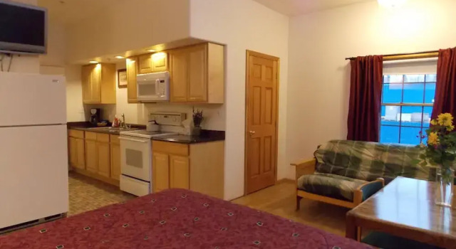 Люкс с балконом Fairbanks Extended Stay