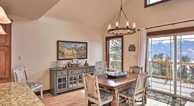 Gorgeous Twin Lakes Home w/ Deck Overlooking Mtns!, Buchen Sie Ferienhaus Twin Lakes USA